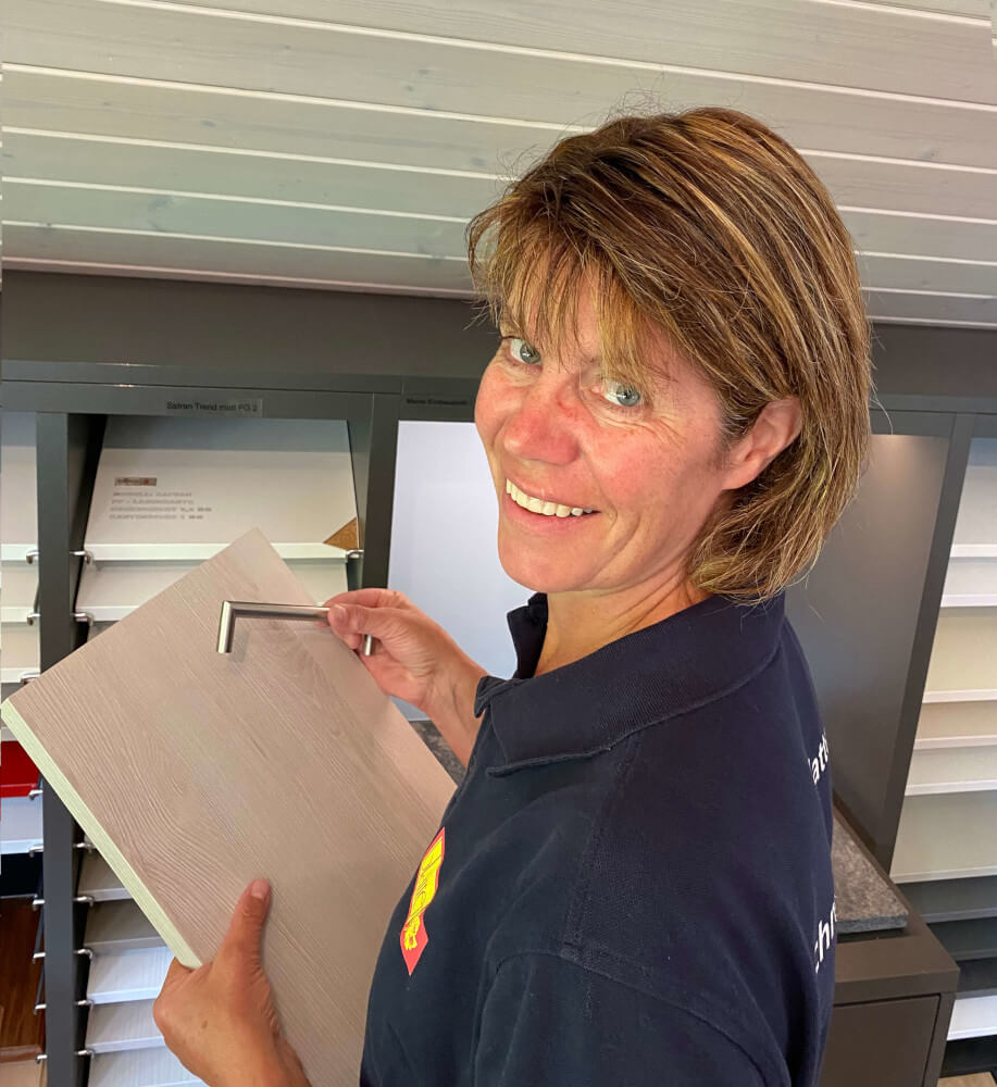 Christine Blatter | Buchhaltung, Administration, Küchenplanung & Hundesportbetreiberin, Fotografin, Reiterin