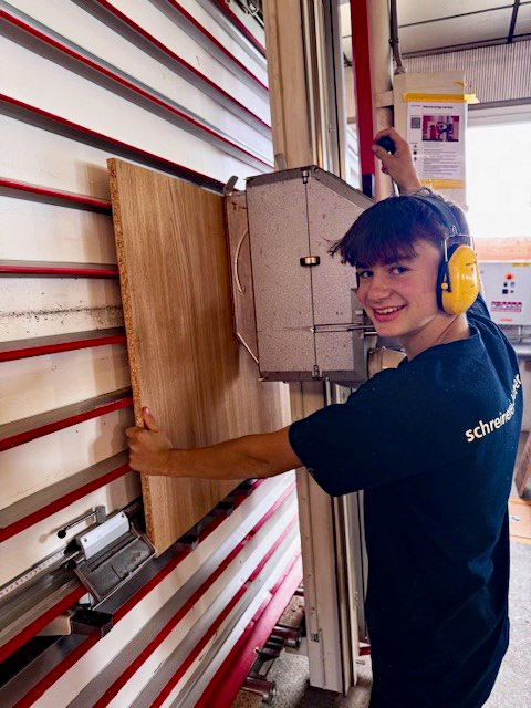 Eneah Schaller | Lernender Schreiner EFZ, 1. Lehrjahr & Velofahrer, Töfffahrer und Skifahrer